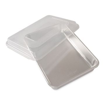 Nordic Ware Cake Pan With Lid / 9x13